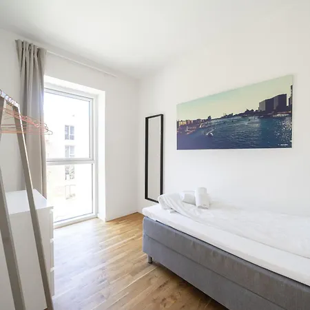 3-br W A Balcony In Orestad - 150 *