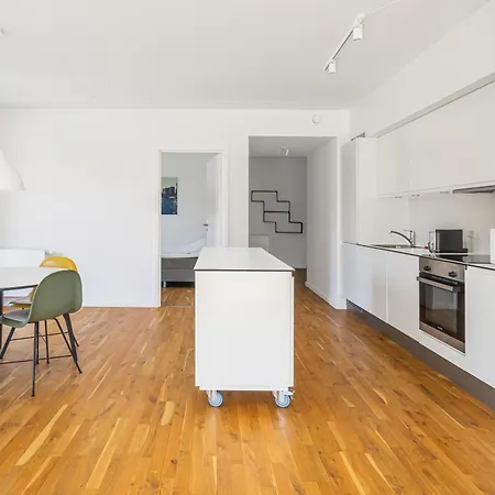 3-br W A Balcony In Orestad - 150 *